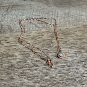 Elegant Rose Gold Pendant Necklace